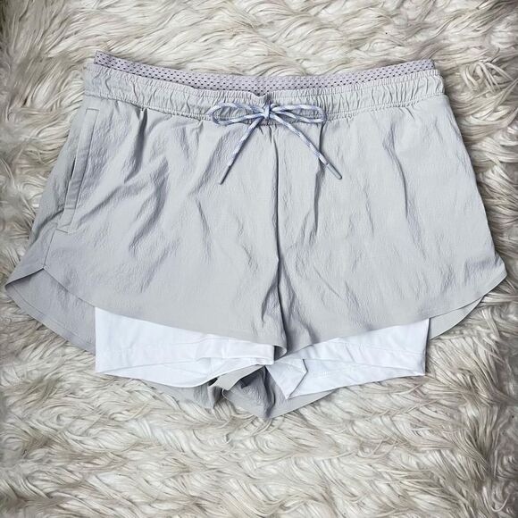 Athleta Trekkie Crest 2 in 1 Shortie Shorts - Picture 3 of 6